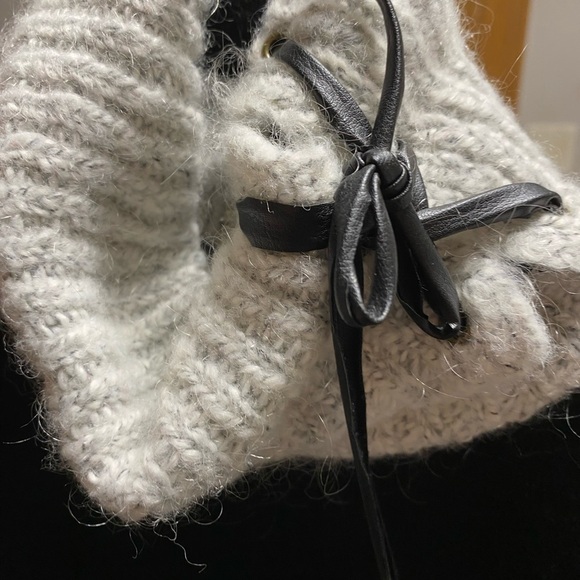 ESCIO WOOL BLEND SWEATER W/BOW NECK - SIZE M - EUC - Picture 2 of 9